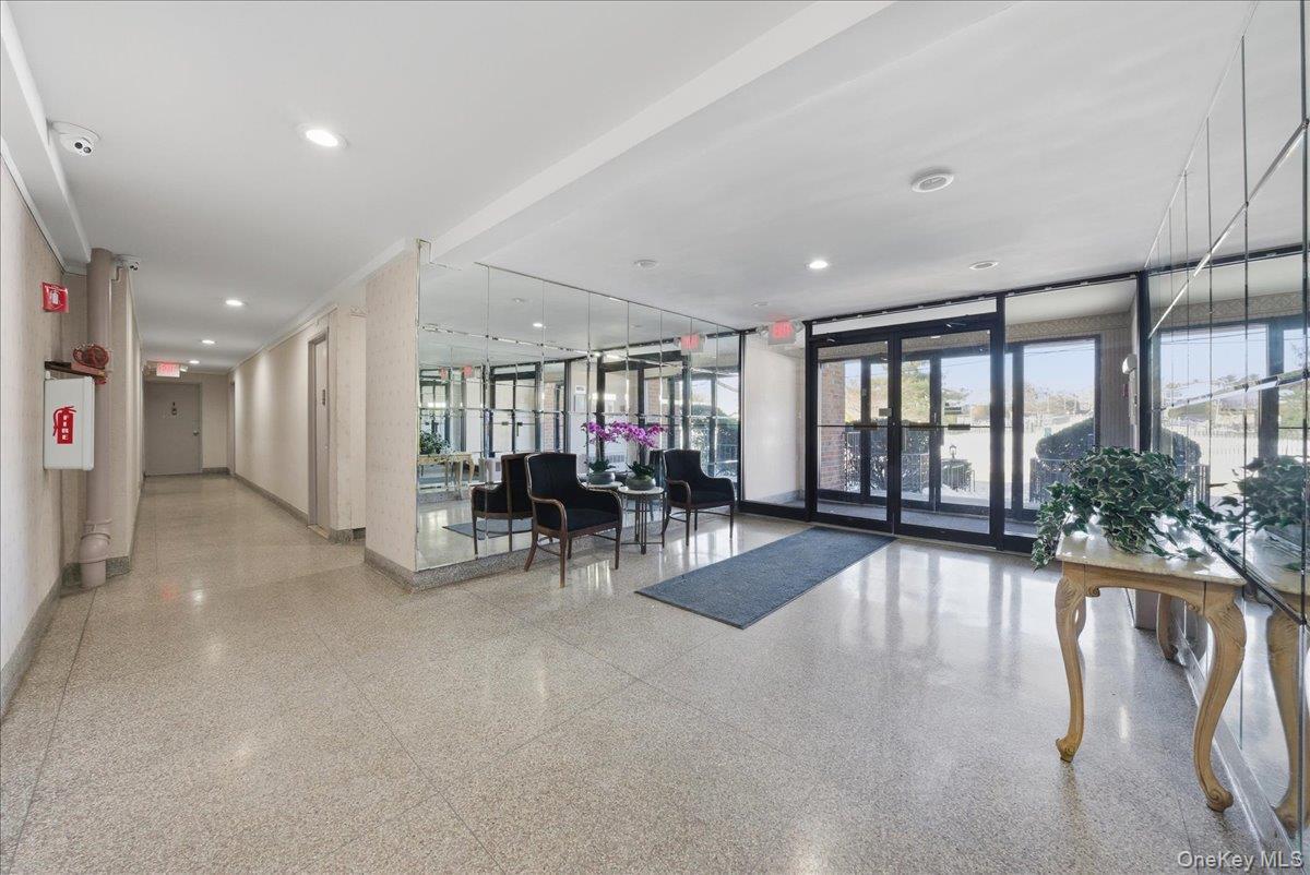 Coop Pelham  Westchester County, NY 10805, MLS-959941-6