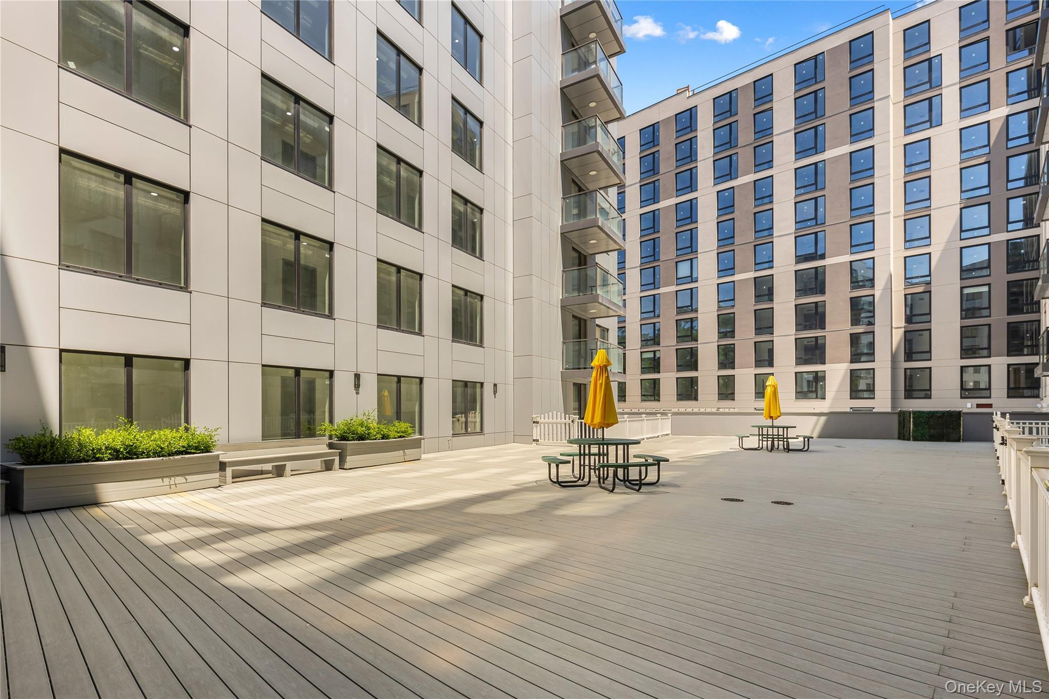 Condo Queens  Queens, NY 11377, MLS-959983-13