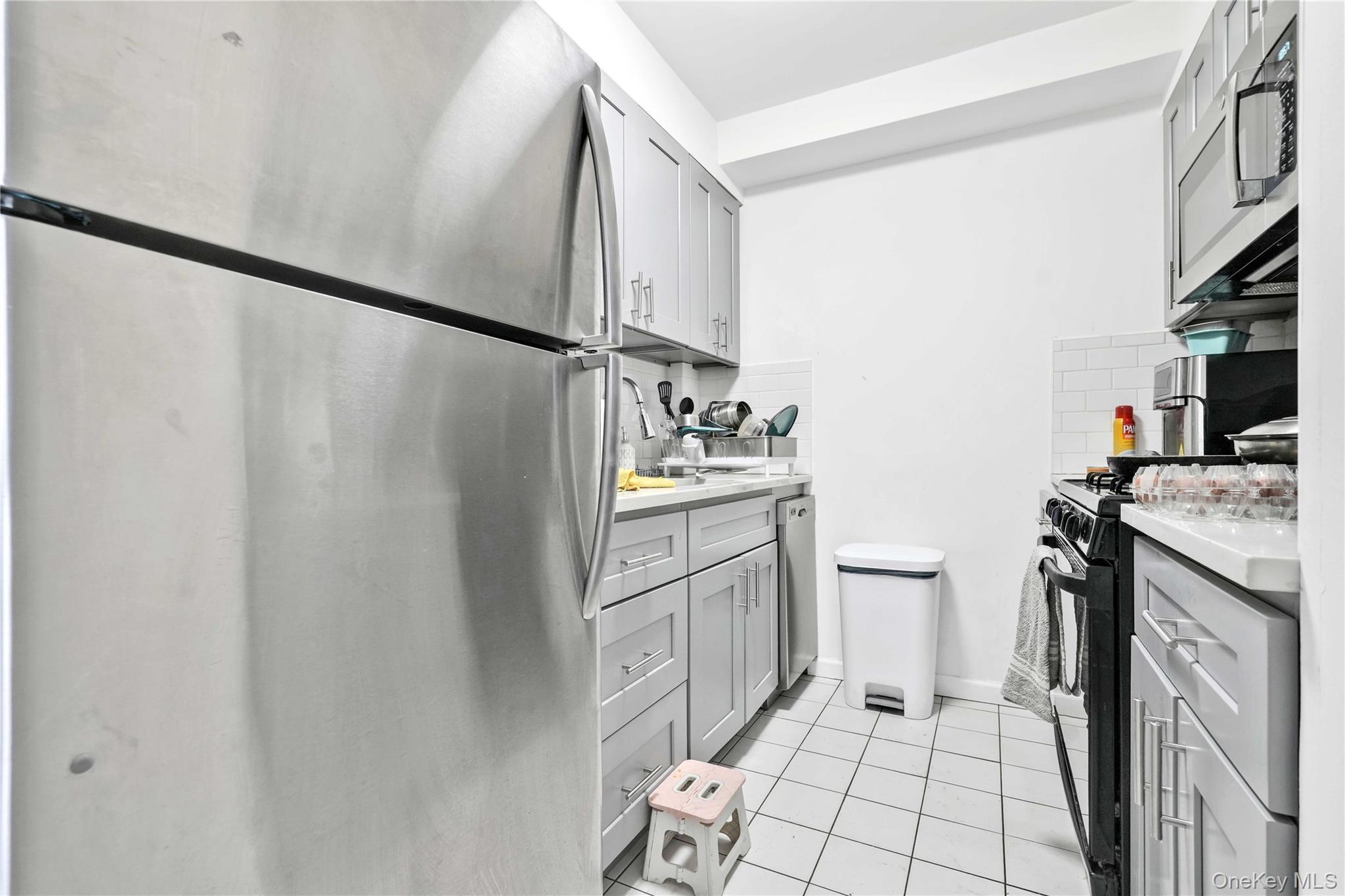 Single Family 10th Queens, NY 11106, MLS-959994-19