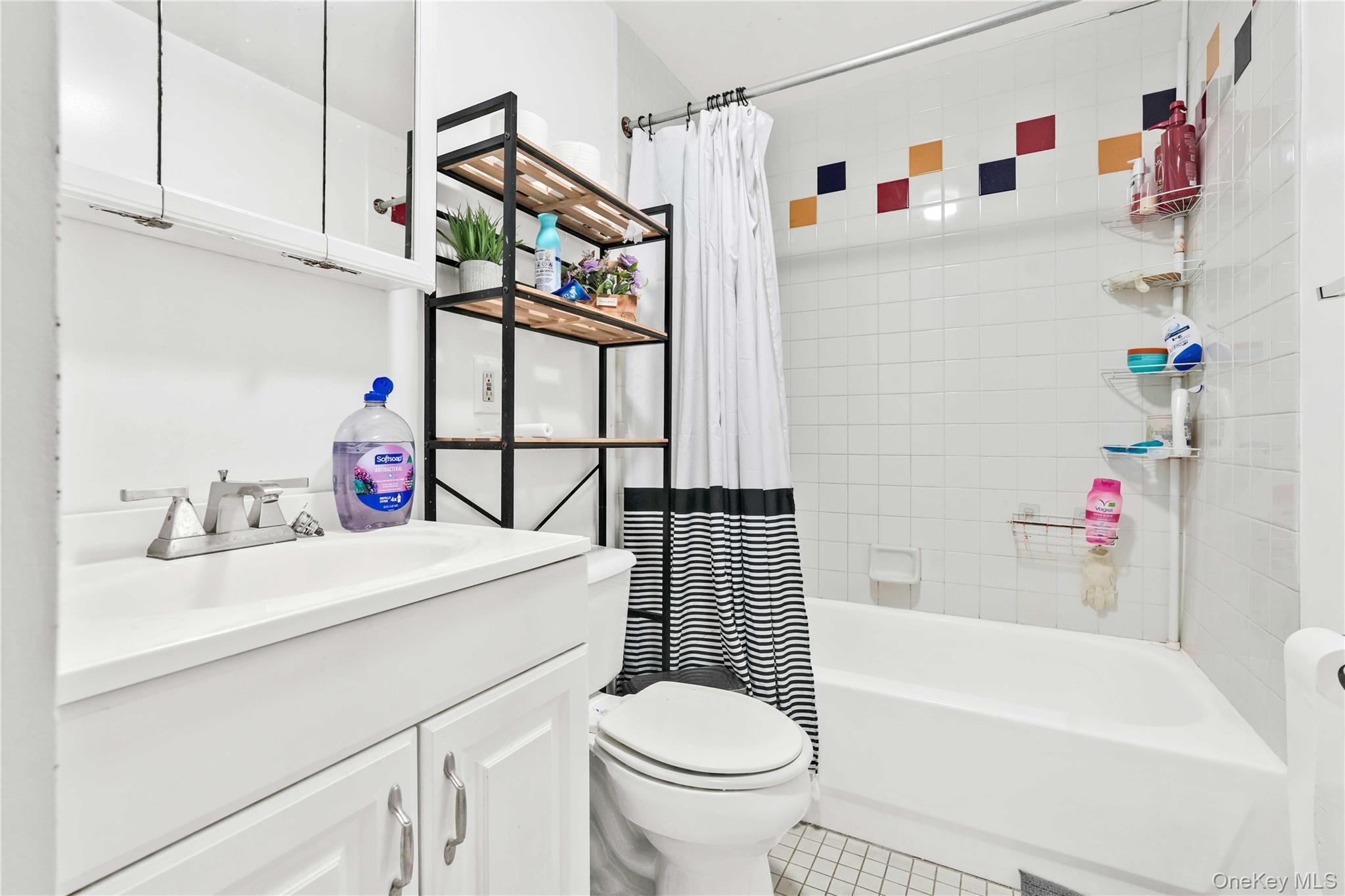 Single Family 10th Queens, NY 11106, MLS-959994-20