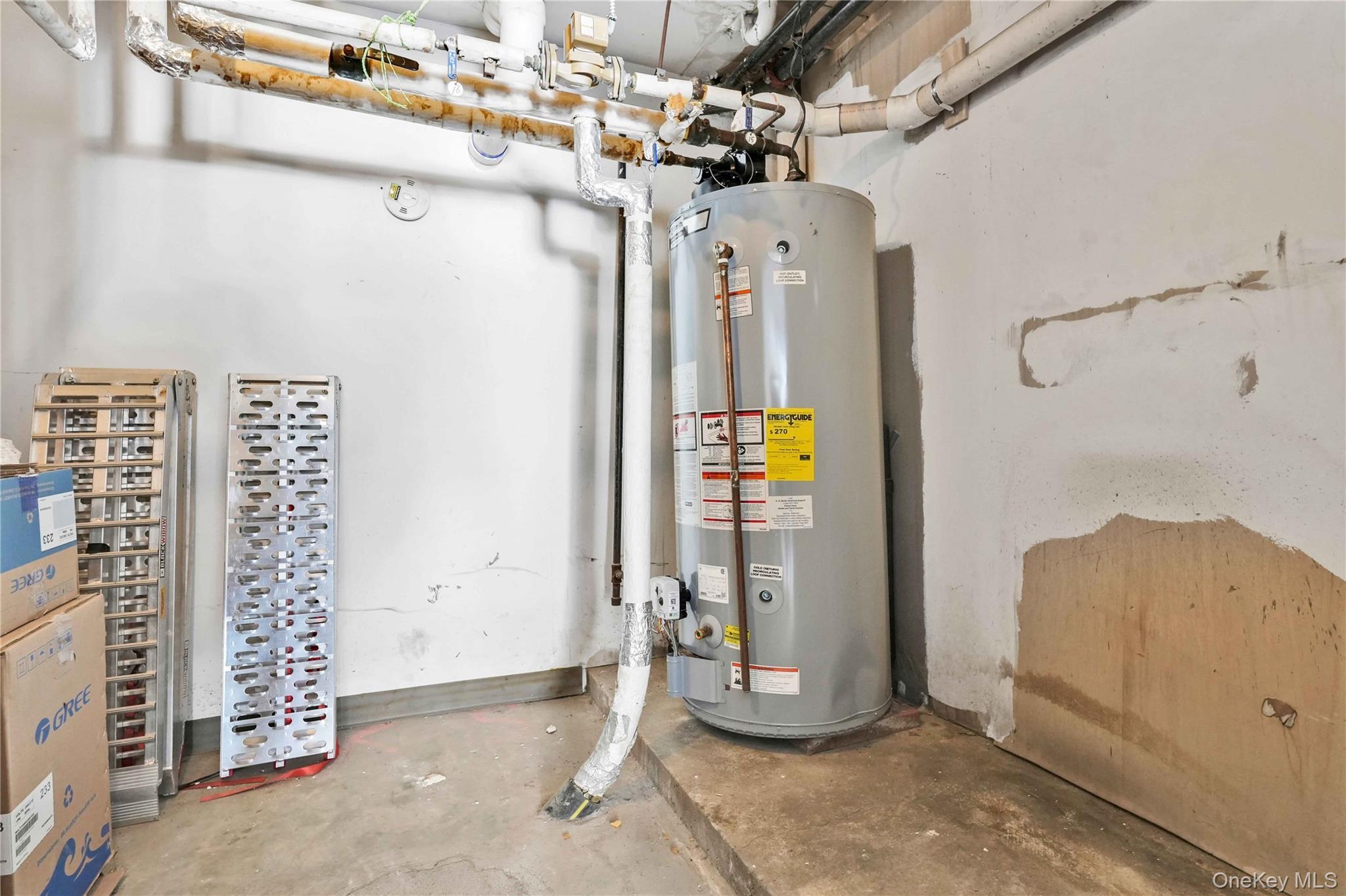 Single Family 10th Queens, NY 11106, MLS-959994-22