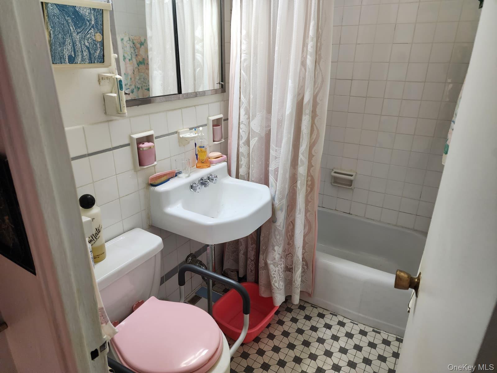 Coop 98th  Queens, NY 11374, MLS-960001-9