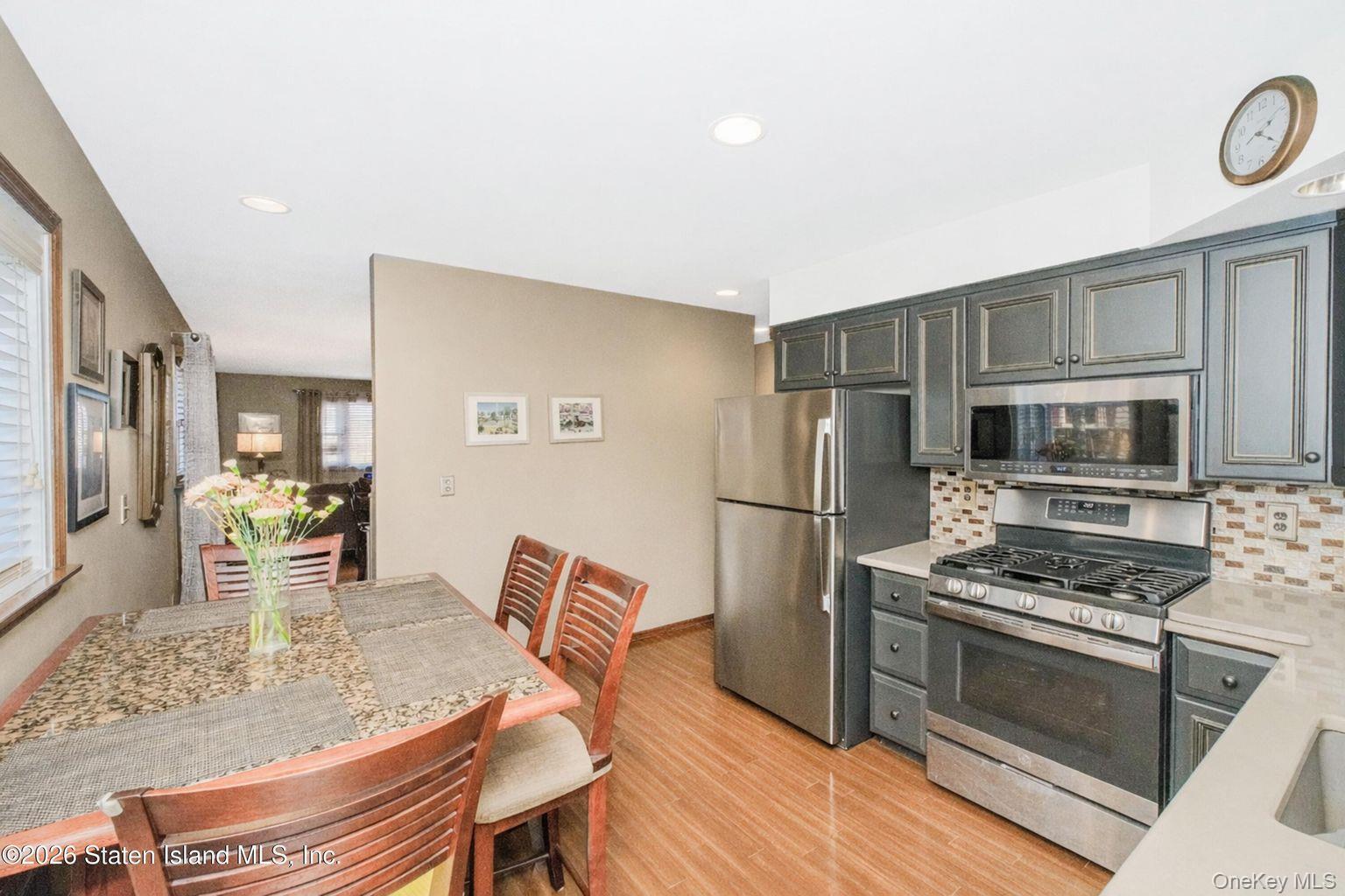 Single Family Justin Staten Island, NY 10306, MLS-960008-11