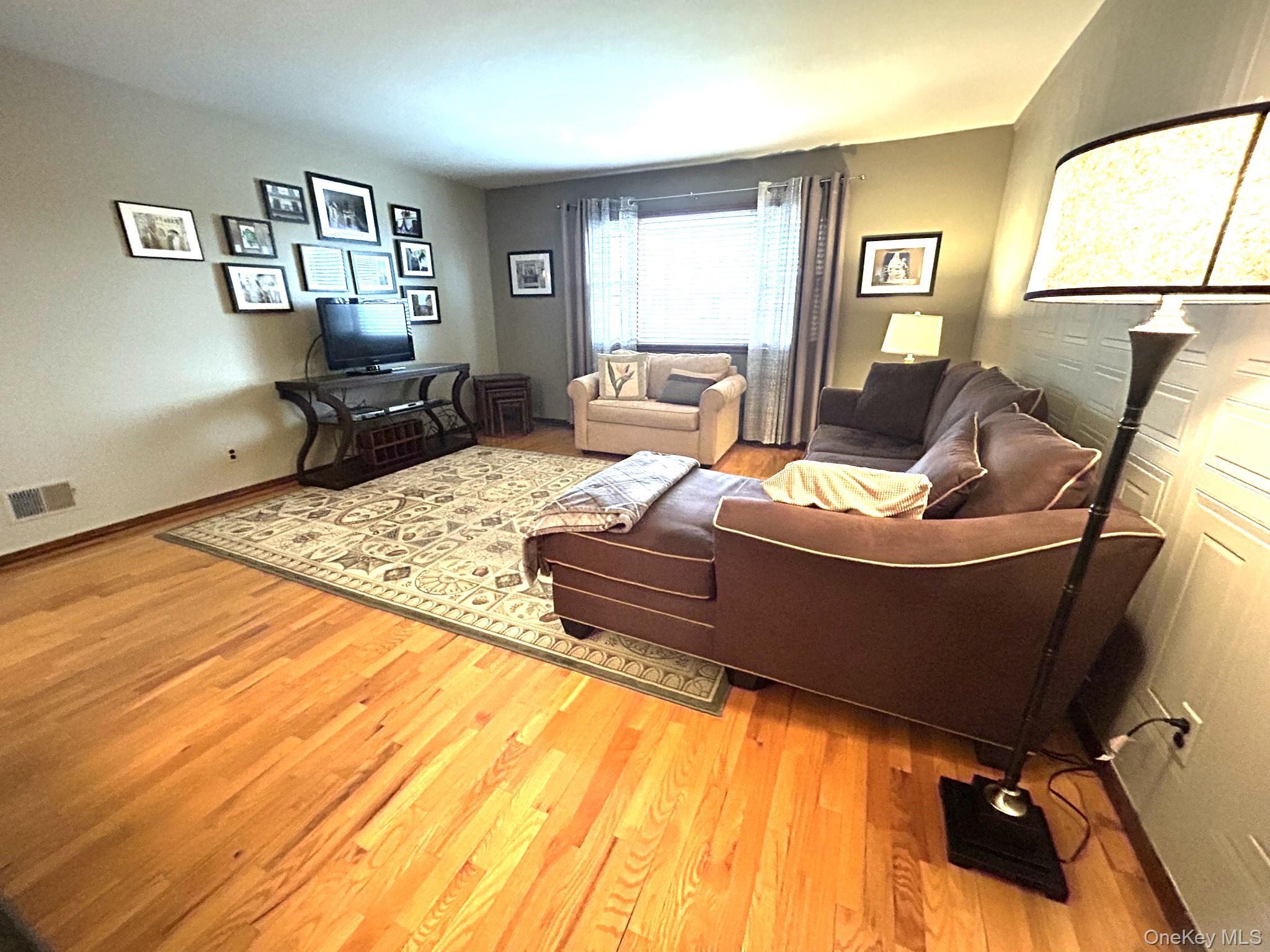 Single Family Justin Staten Island, NY 10306, MLS-960008-15