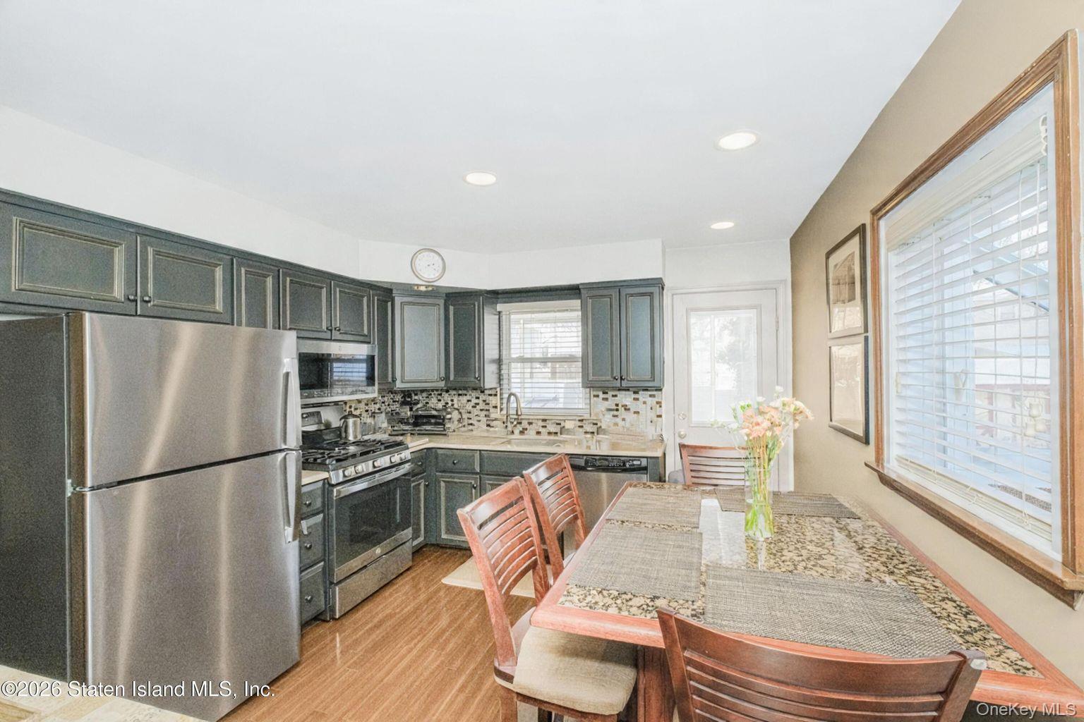 Single Family Justin Staten Island, NY 10306, MLS-960008-9