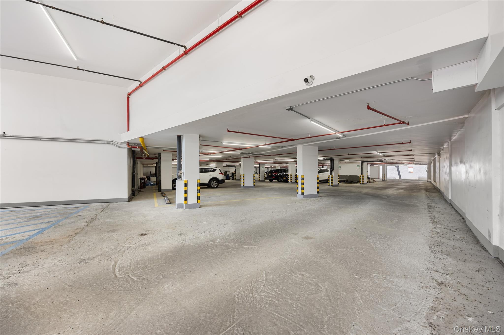 Condo Queens  Queens, NY 11377, MLS-960011-16