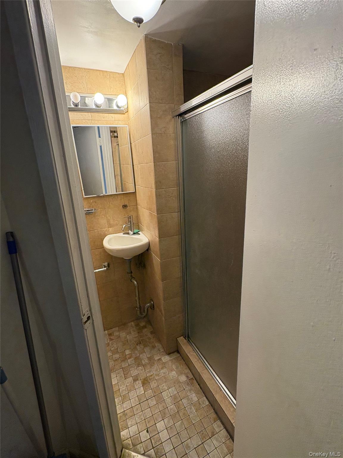 Single Family Graff Bronx, NY 10465, MLS-960030-18