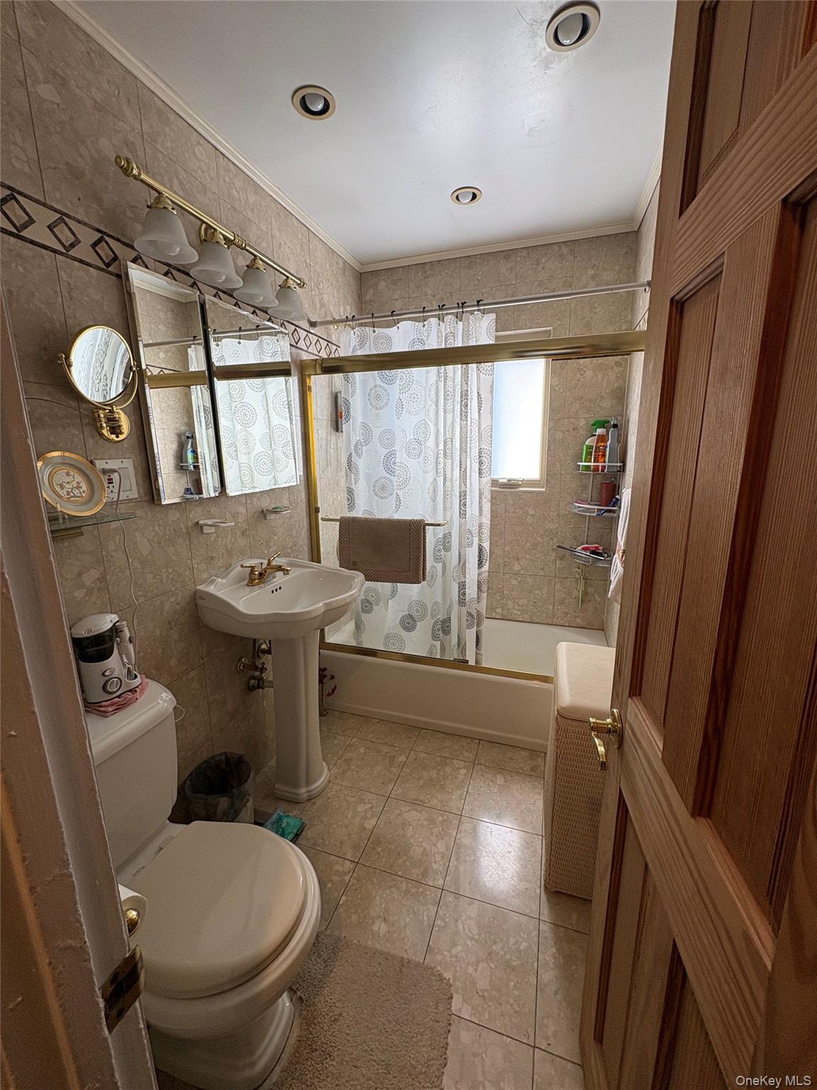 Single Family Graff Bronx, NY 10465, MLS-960030-25