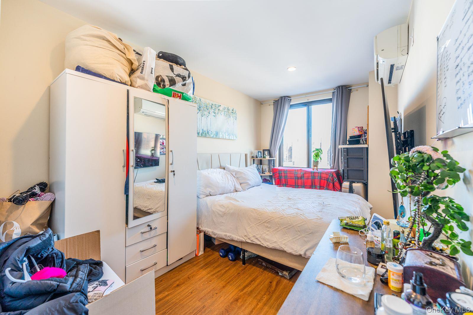 Condo 83rd  Queens, NY 11377, MLS-960032-20