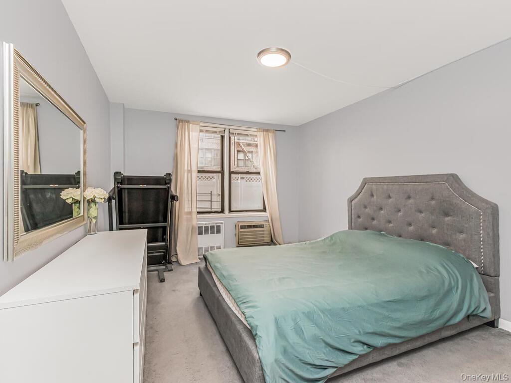 Condo Leverich  Queens, NY 11372, MLS-960040-11