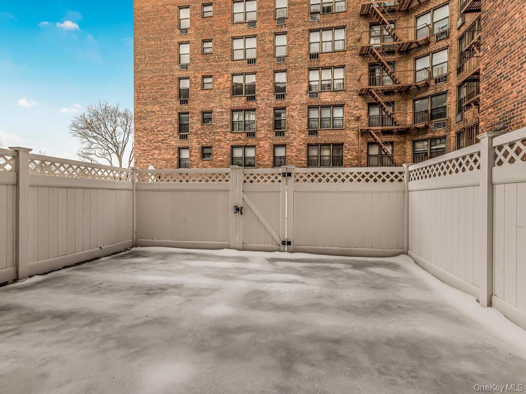 Condo Leverich  Queens, NY 11372, MLS-960040-16