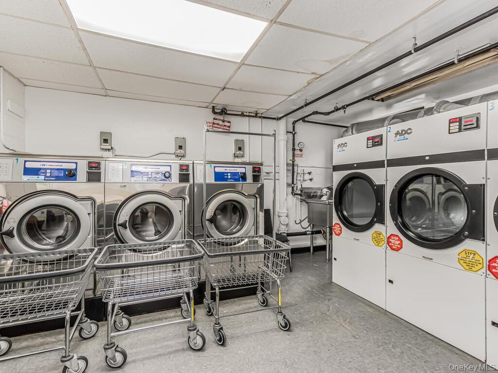 Condo Leverich  Queens, NY 11372, MLS-960040-20