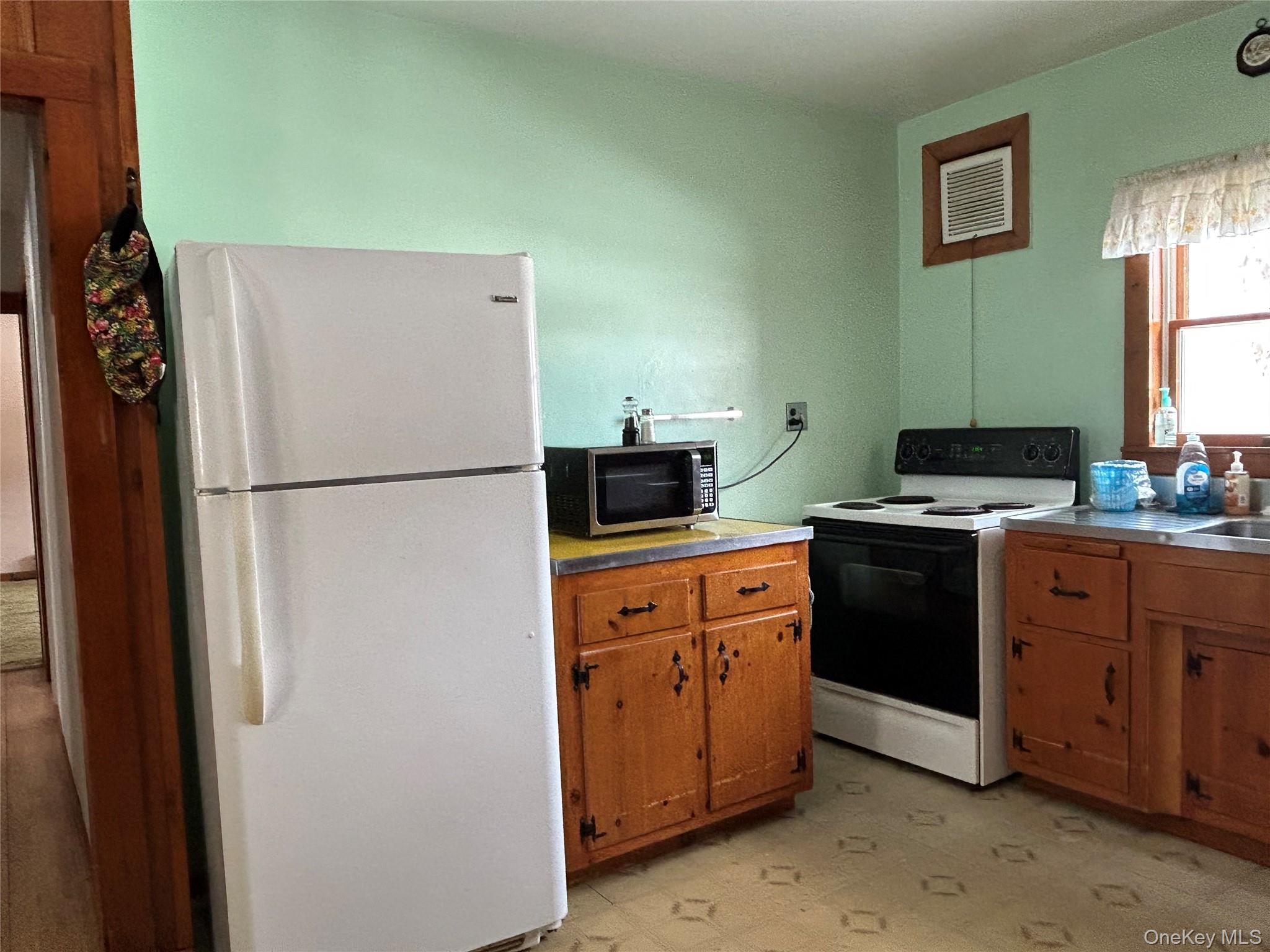 Single Family Dog Tail Corners  Dutchess County, NY 12594, MLS-960070-35