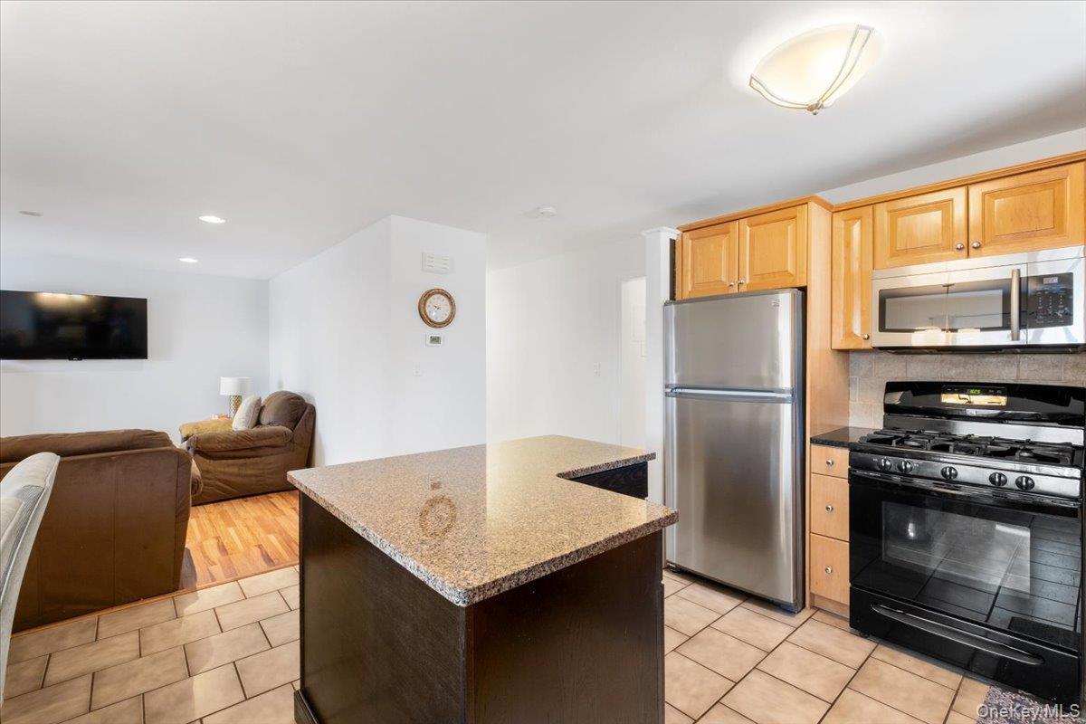 Coop Scenic  Westchester County, NY 10520, MLS-960075-9