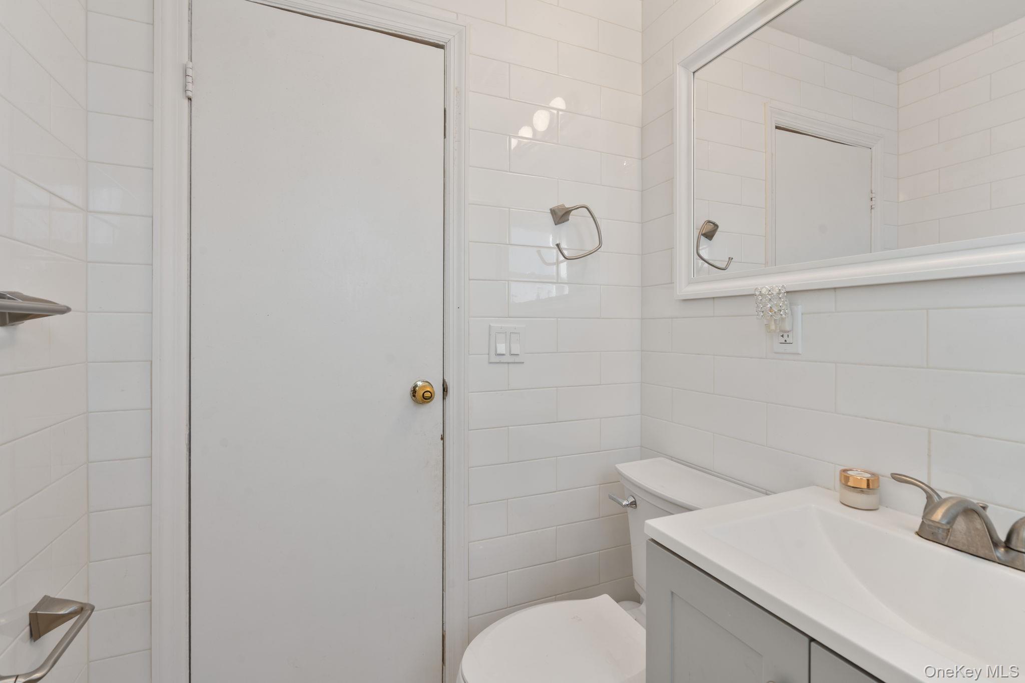 Single Family 82nd  Queens, NY 11385, MLS-960076-23