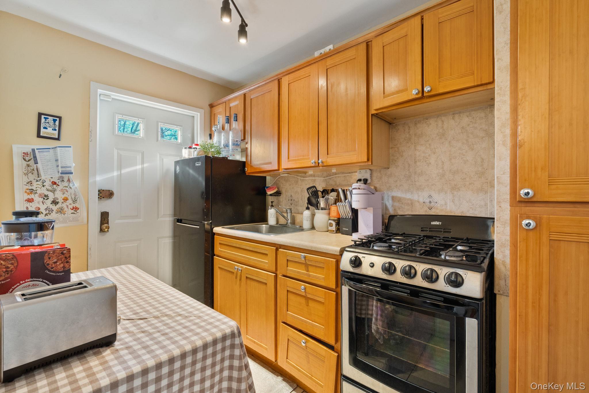 Single Family 82nd  Queens, NY 11385, MLS-960076-25