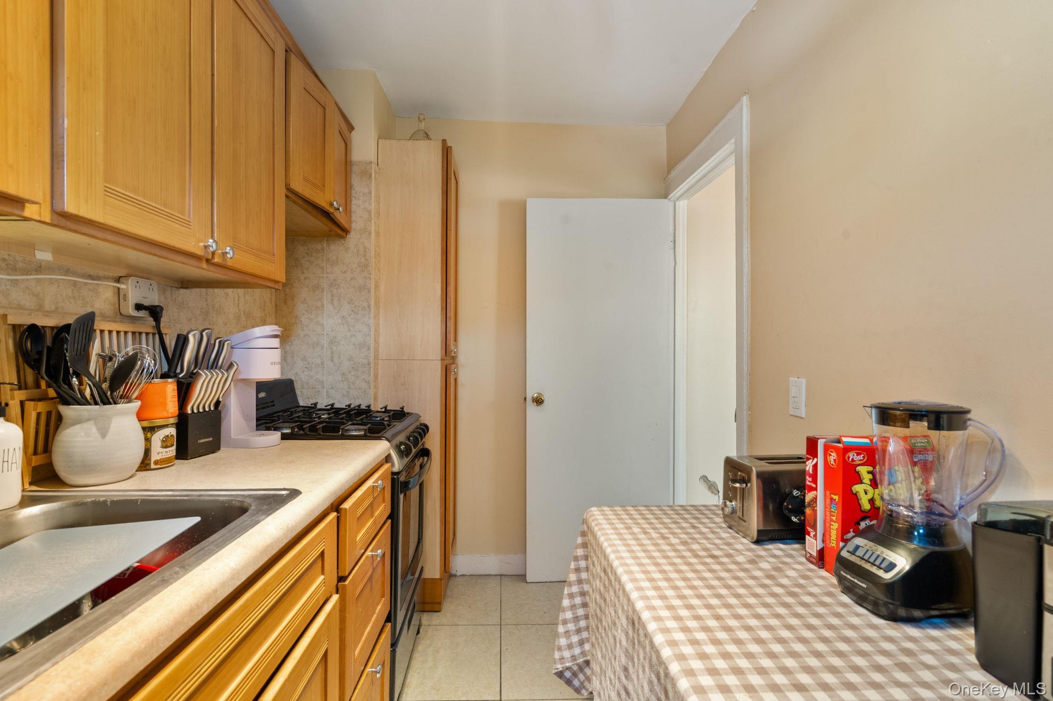 Single Family 82nd  Queens, NY 11385, MLS-960076-26