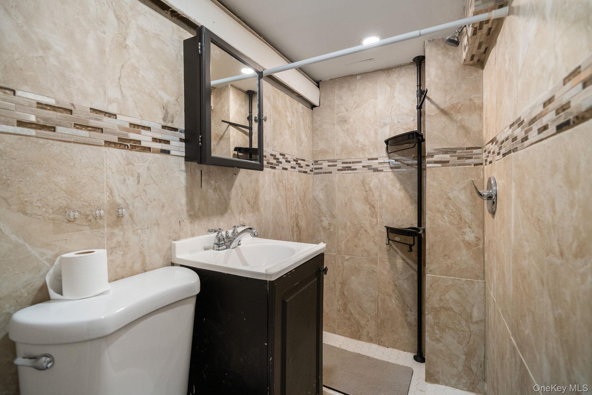 Single Family 82nd  Queens, NY 11385, MLS-960076-27