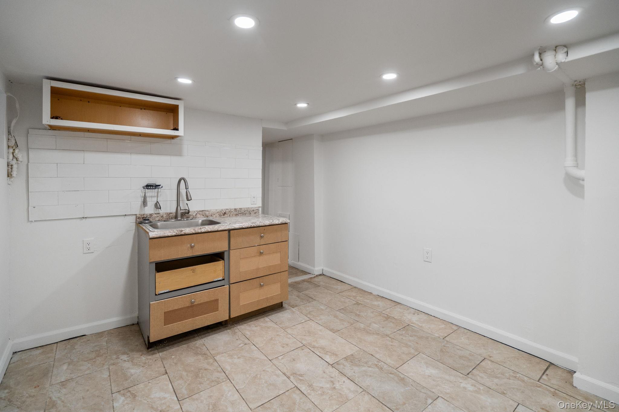 Single Family 82nd  Queens, NY 11385, MLS-960076-28