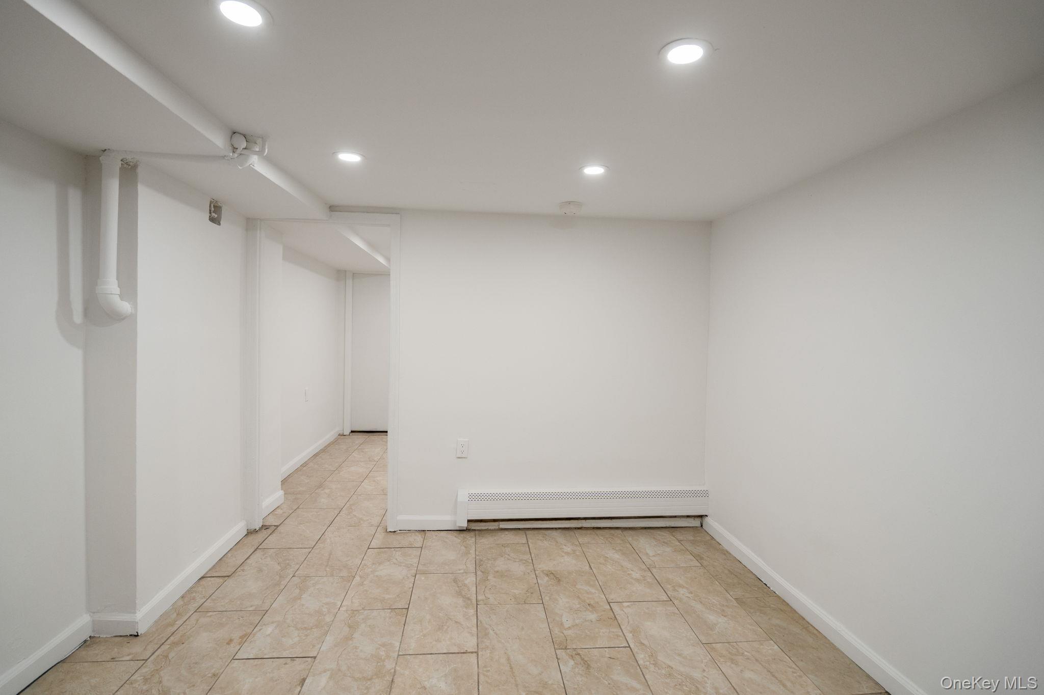 Single Family 82nd  Queens, NY 11385, MLS-960076-30