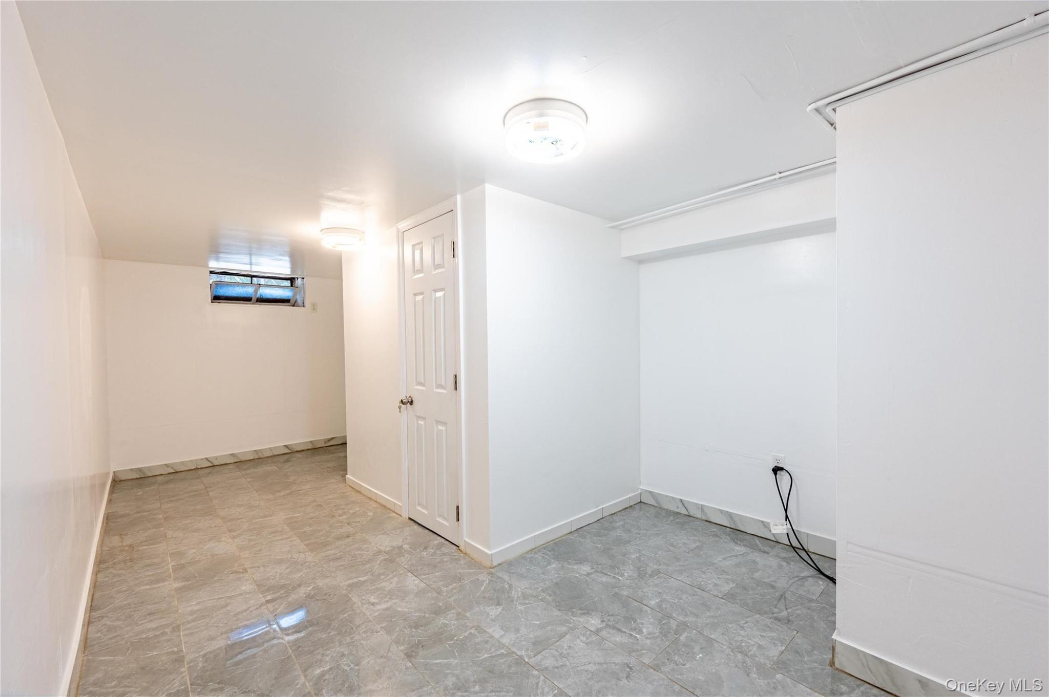 Single Family Mace  Bronx, NY 10469, MLS-960084-12