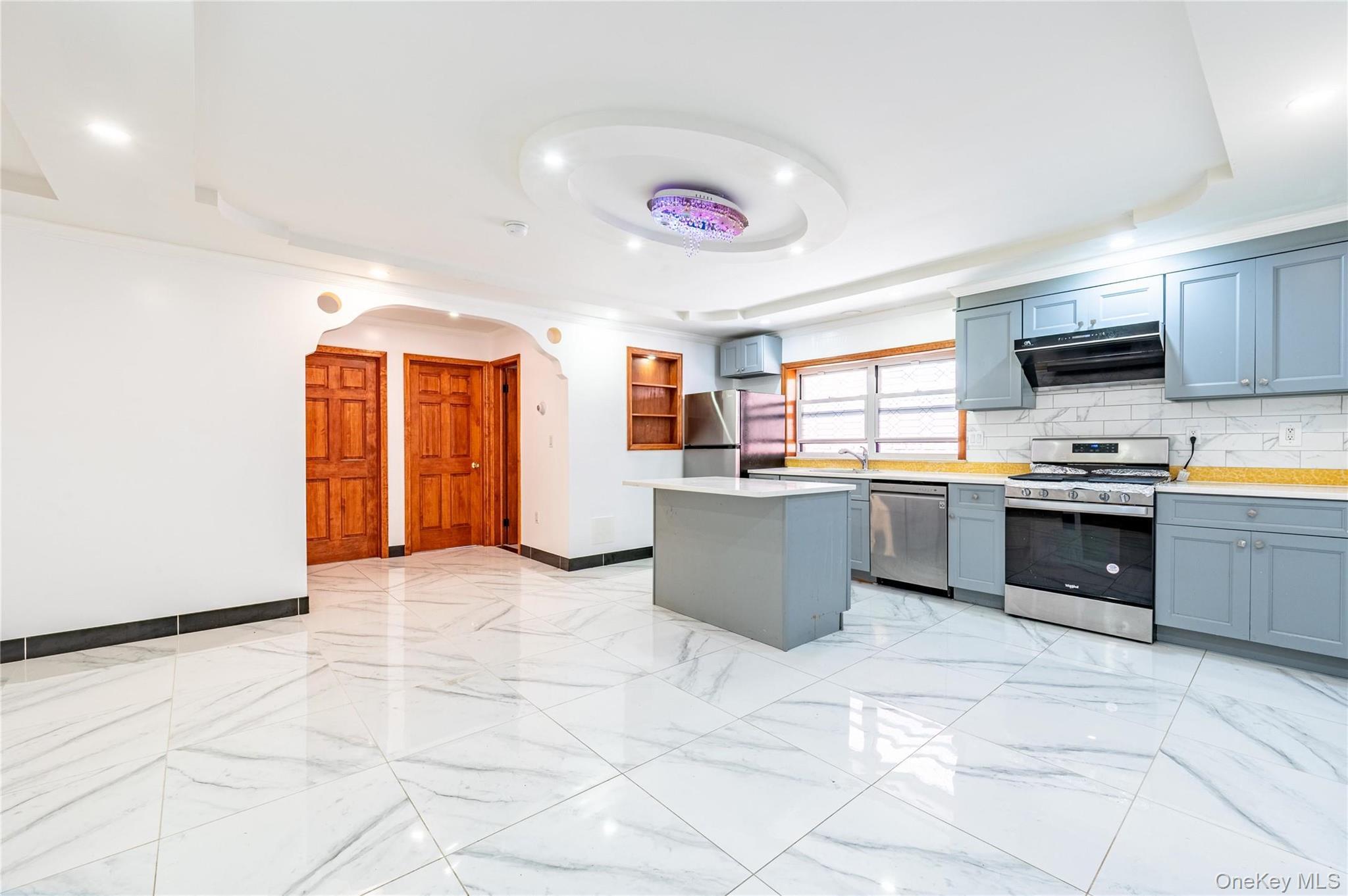 Single Family Mace  Bronx, NY 10469, MLS-960084-2