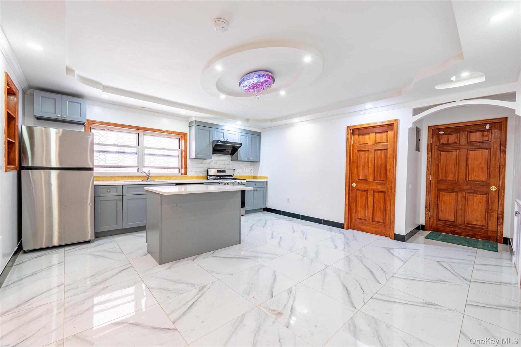 Single Family Mace  Bronx, NY 10469, MLS-960084-3