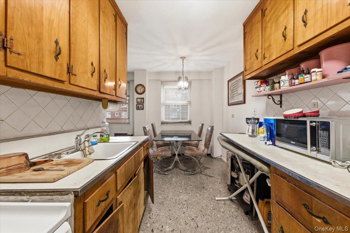 Coop Parsons  Queens, NY 11365, MLS-960086-3