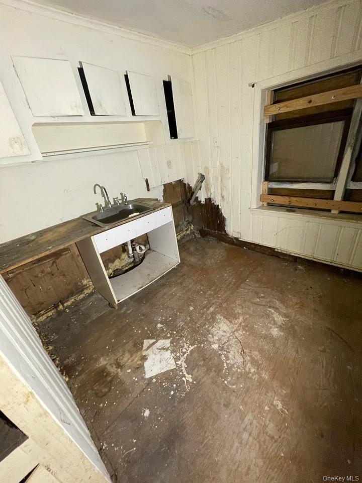 Single Family Peach  Suffolk County, NY 11722, MLS-960101-10