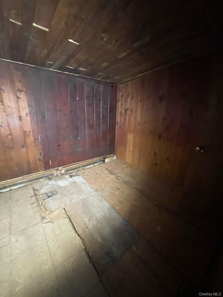 Single Family Peach  Suffolk County, NY 11722, MLS-960101-15