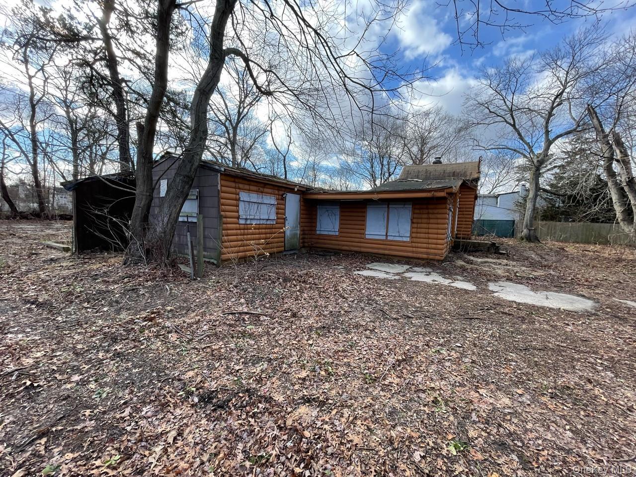 Single Family Peach  Suffolk County, NY 11722, MLS-960101-3