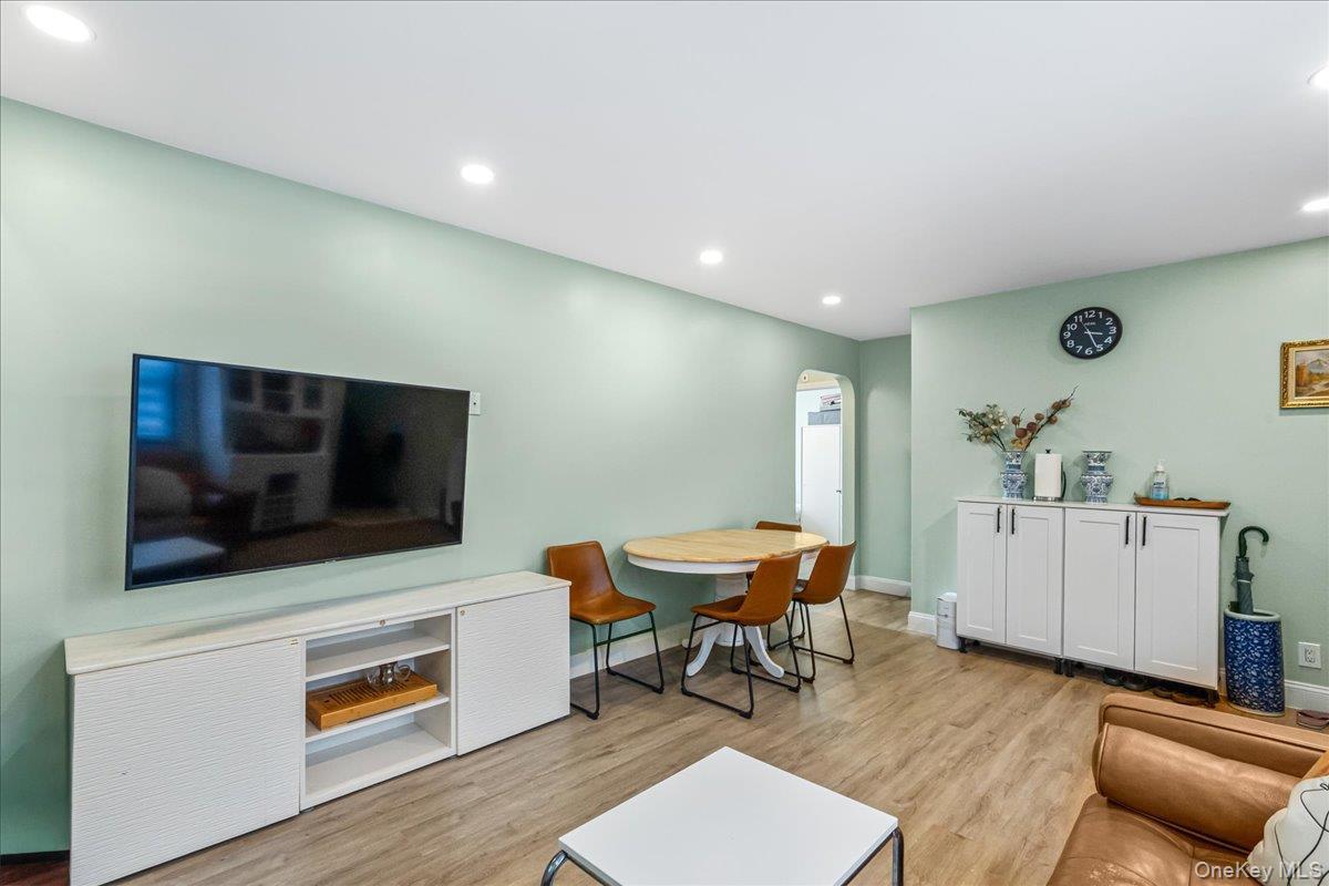 Coop 220th Queens, NY 11364, MLS-960119-3