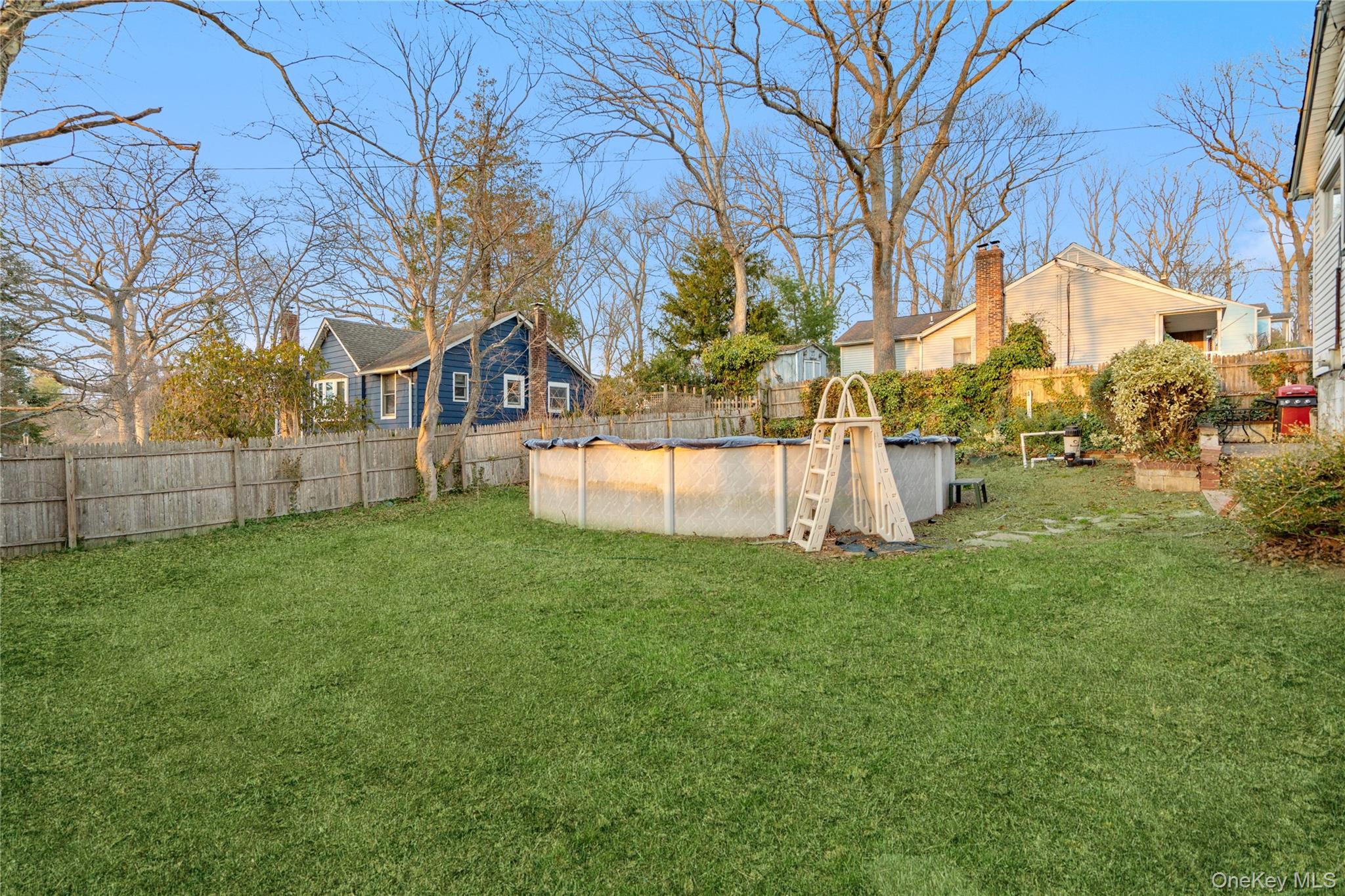 Single Family Lookout  Suffolk County, NY 11789, MLS-960147-28