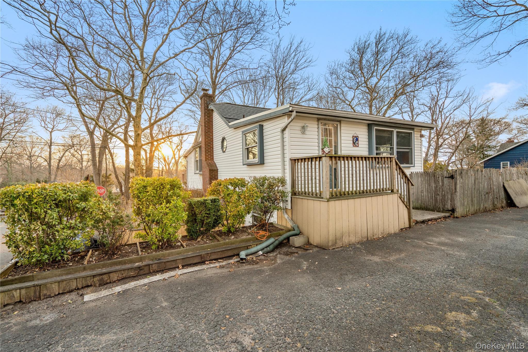 Single Family Lookout  Suffolk County, NY 11789, MLS-960147-3