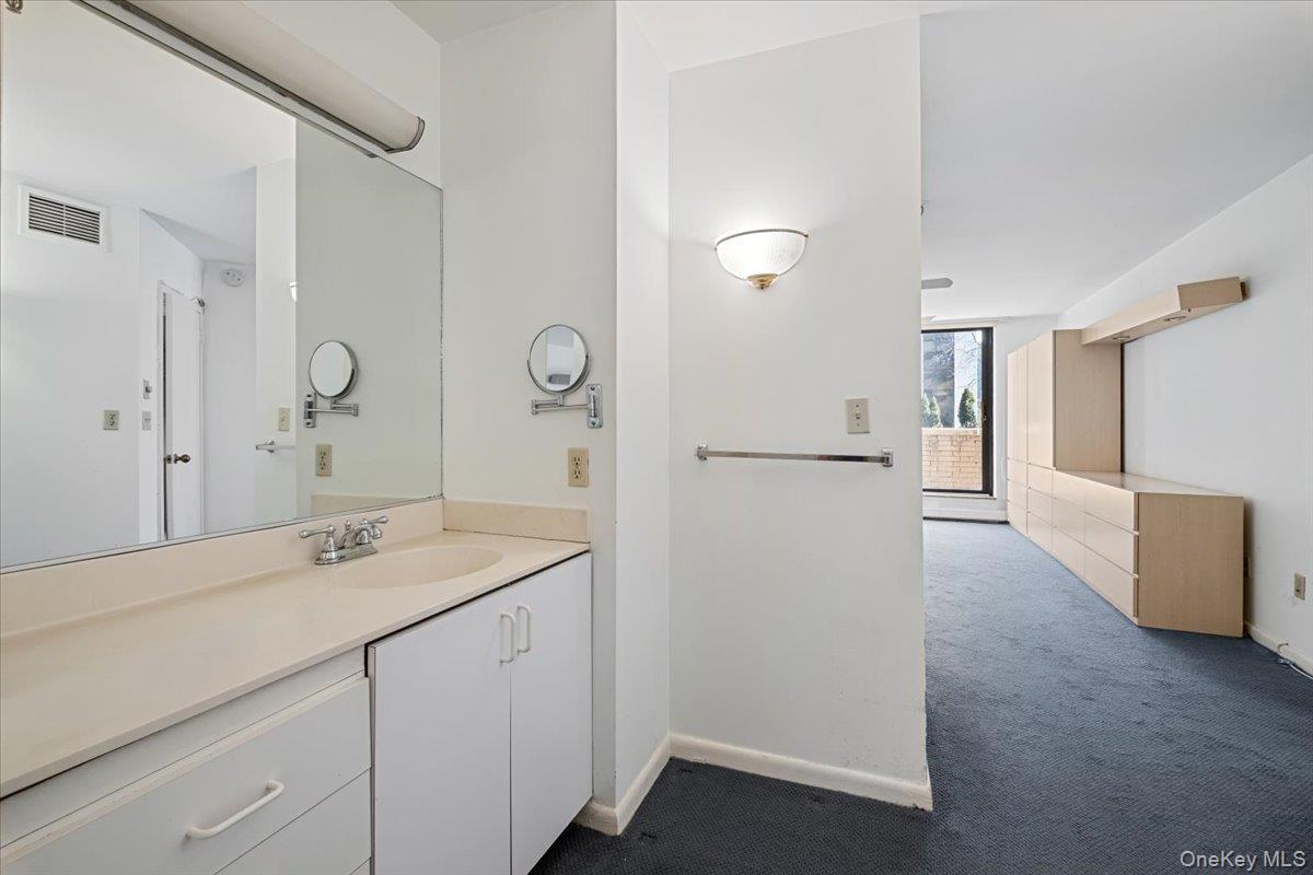 Condo Rockledge Westchester County, NY 10601, MLS-960153-25