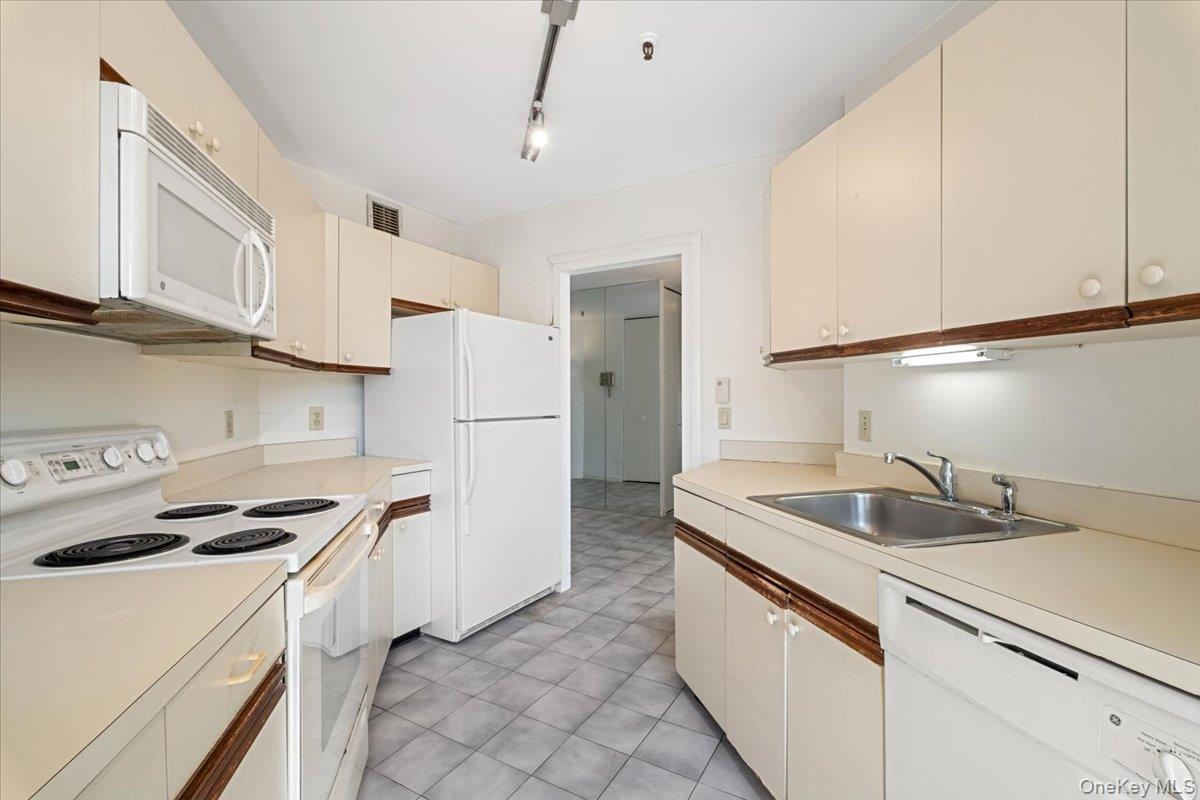 Condo Rockledge Westchester County, NY 10601, MLS-960153-8