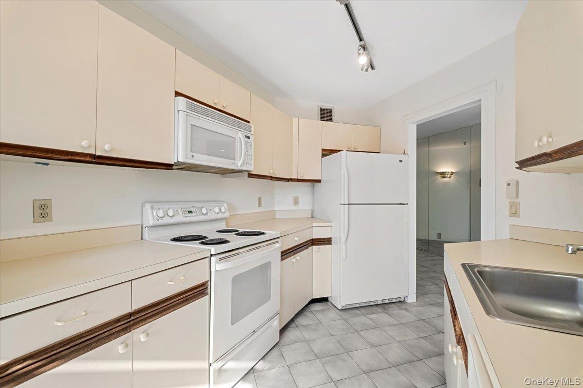 Condo Rockledge Westchester County, NY 10601, MLS-960153-9