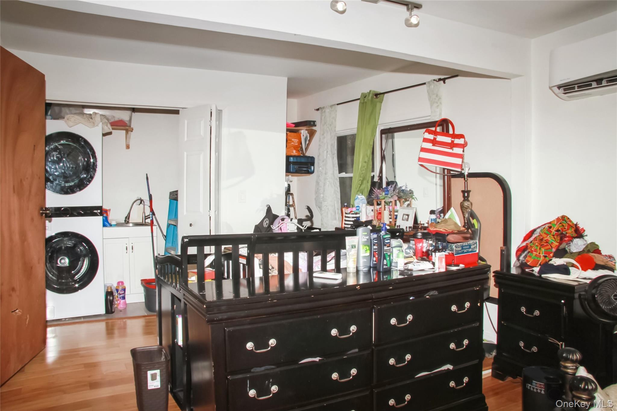 Single Family State  Suffolk County, NY 11798, MLS-960164-14