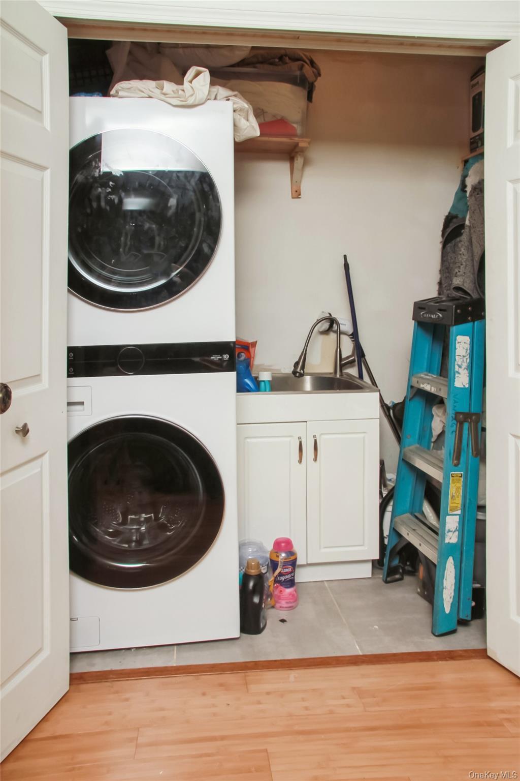 Single Family State  Suffolk County, NY 11798, MLS-960164-15