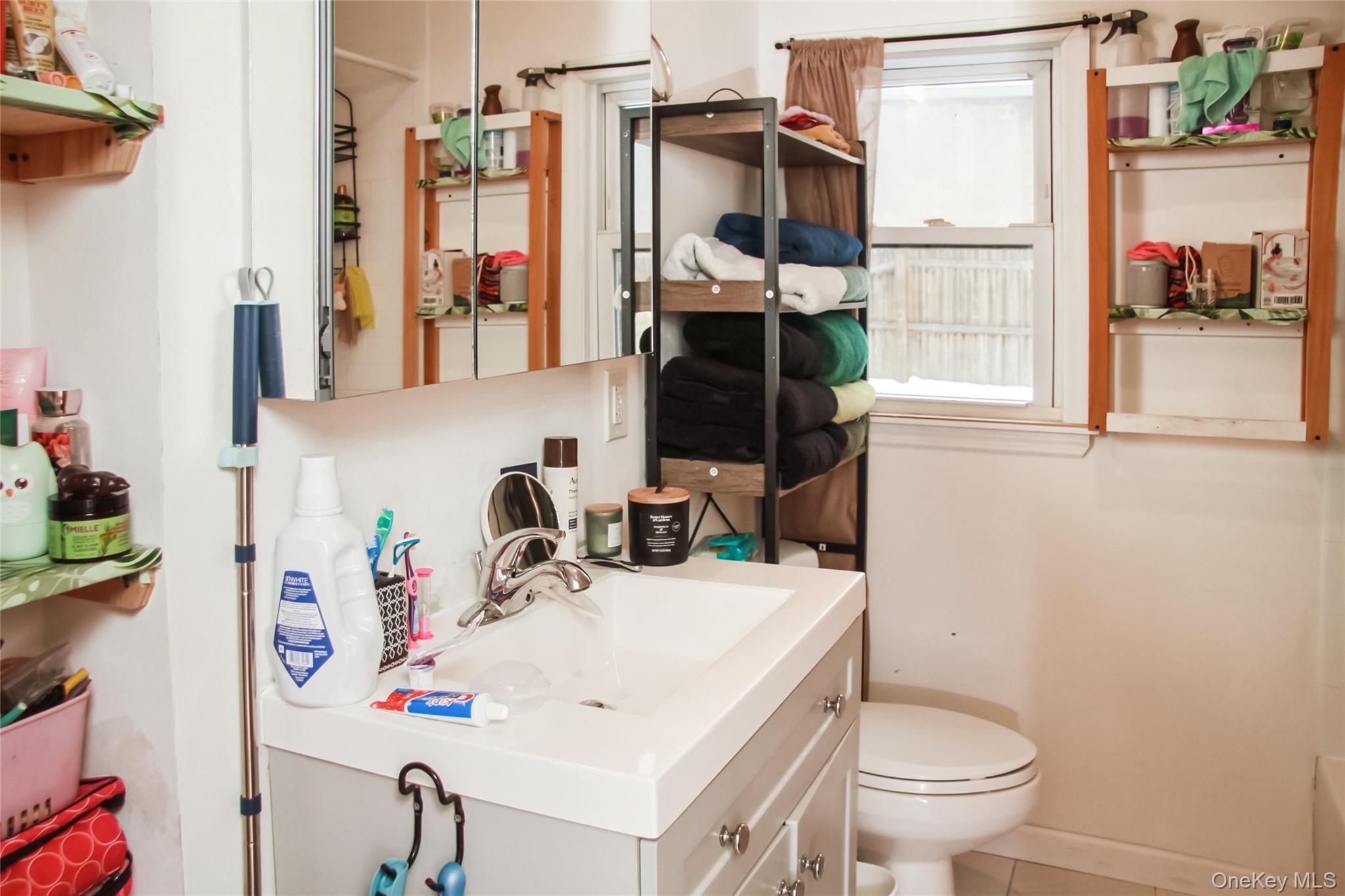 Single Family State  Suffolk County, NY 11798, MLS-960164-19