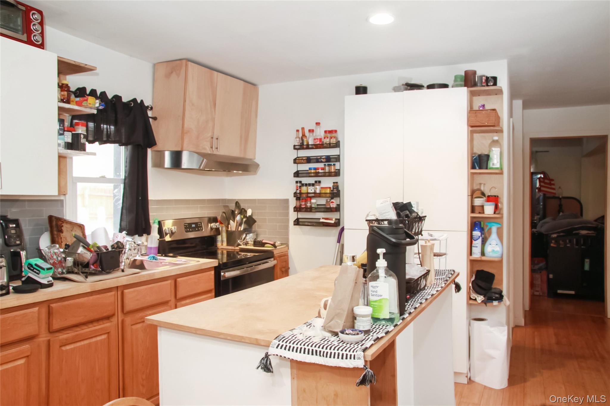 Single Family State  Suffolk County, NY 11798, MLS-960164-3