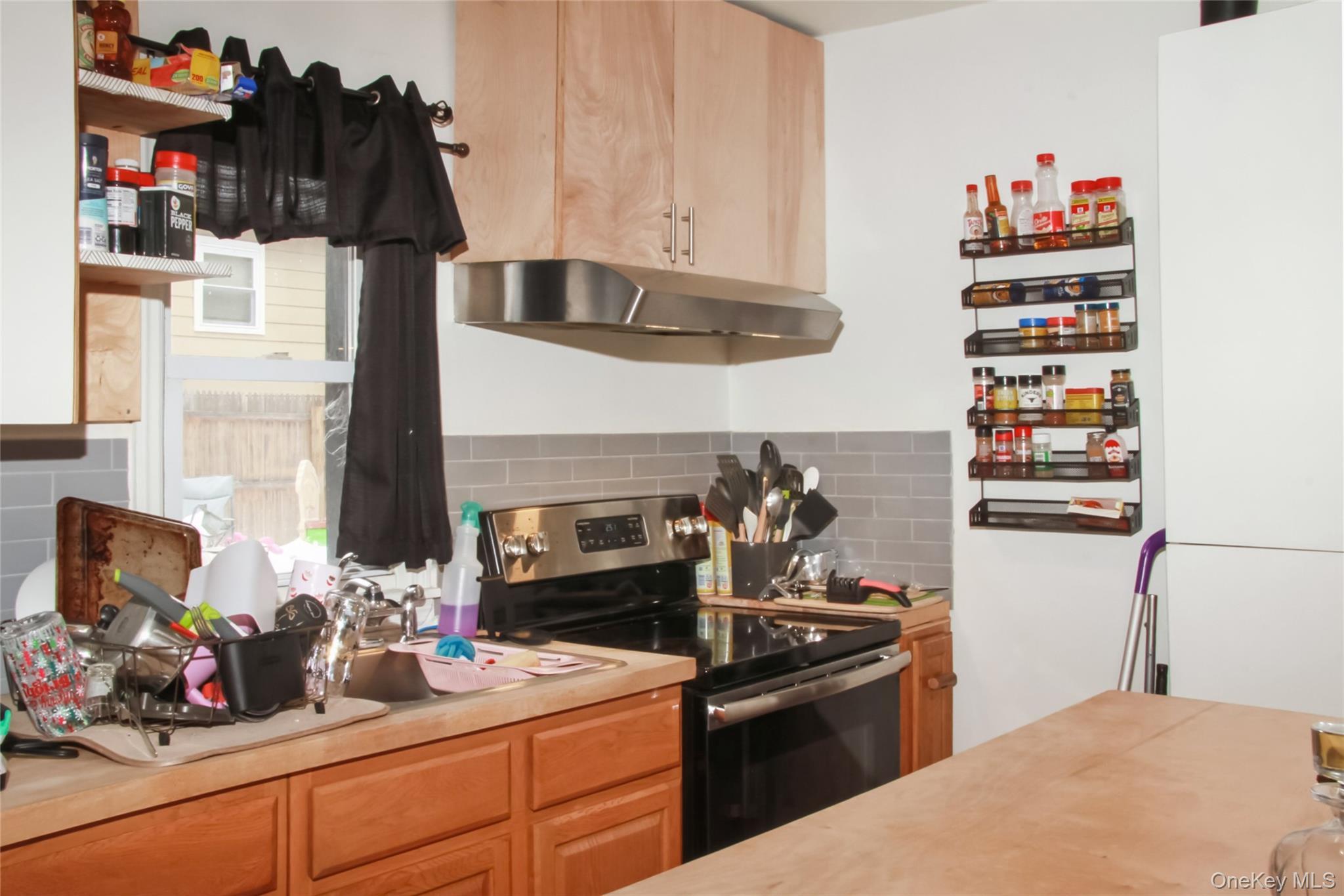 Single Family State  Suffolk County, NY 11798, MLS-960164-4