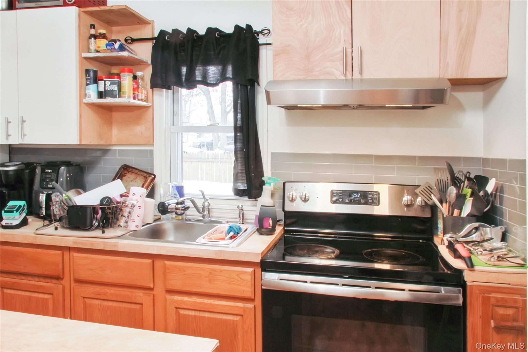 Single Family State  Suffolk County, NY 11798, MLS-960164-9