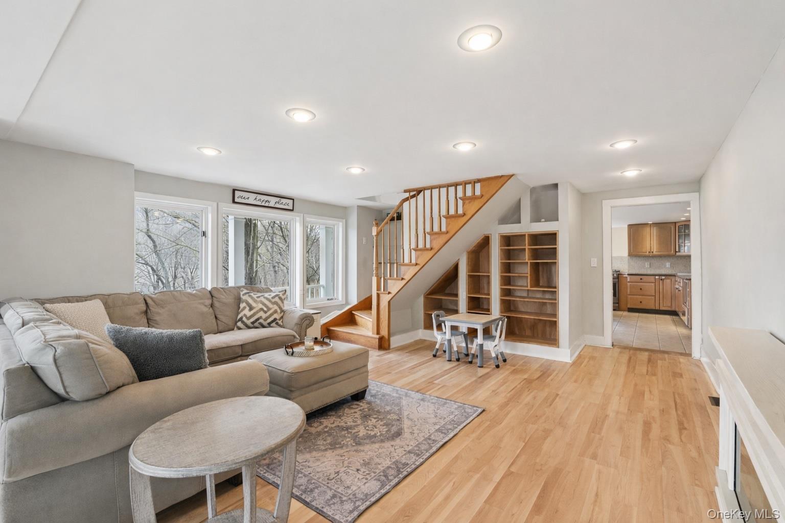 Single Family Juengstville  Westchester County, NY 10519, MLS-960175-10