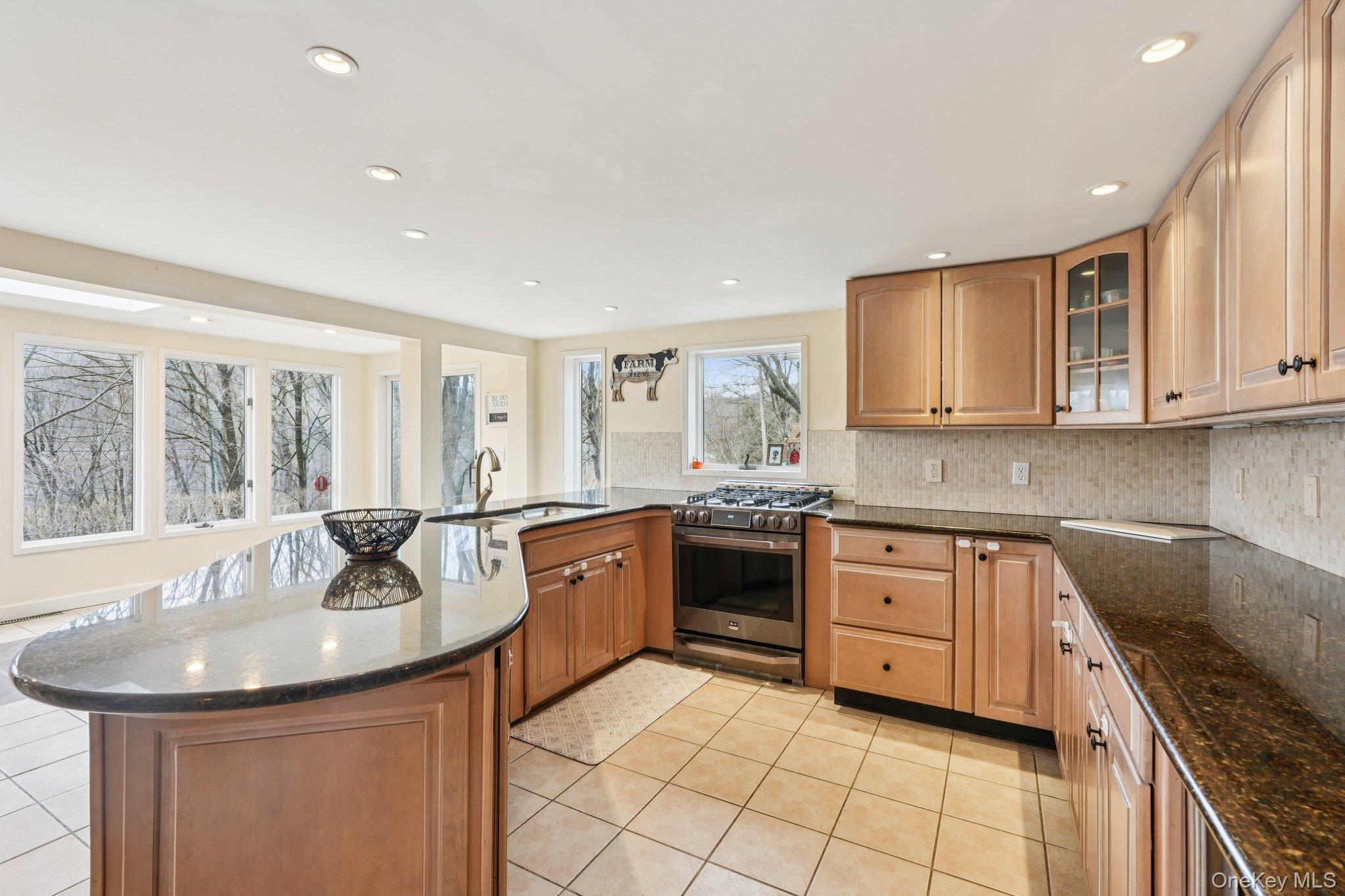Single Family Juengstville  Westchester County, NY 10519, MLS-960175-21