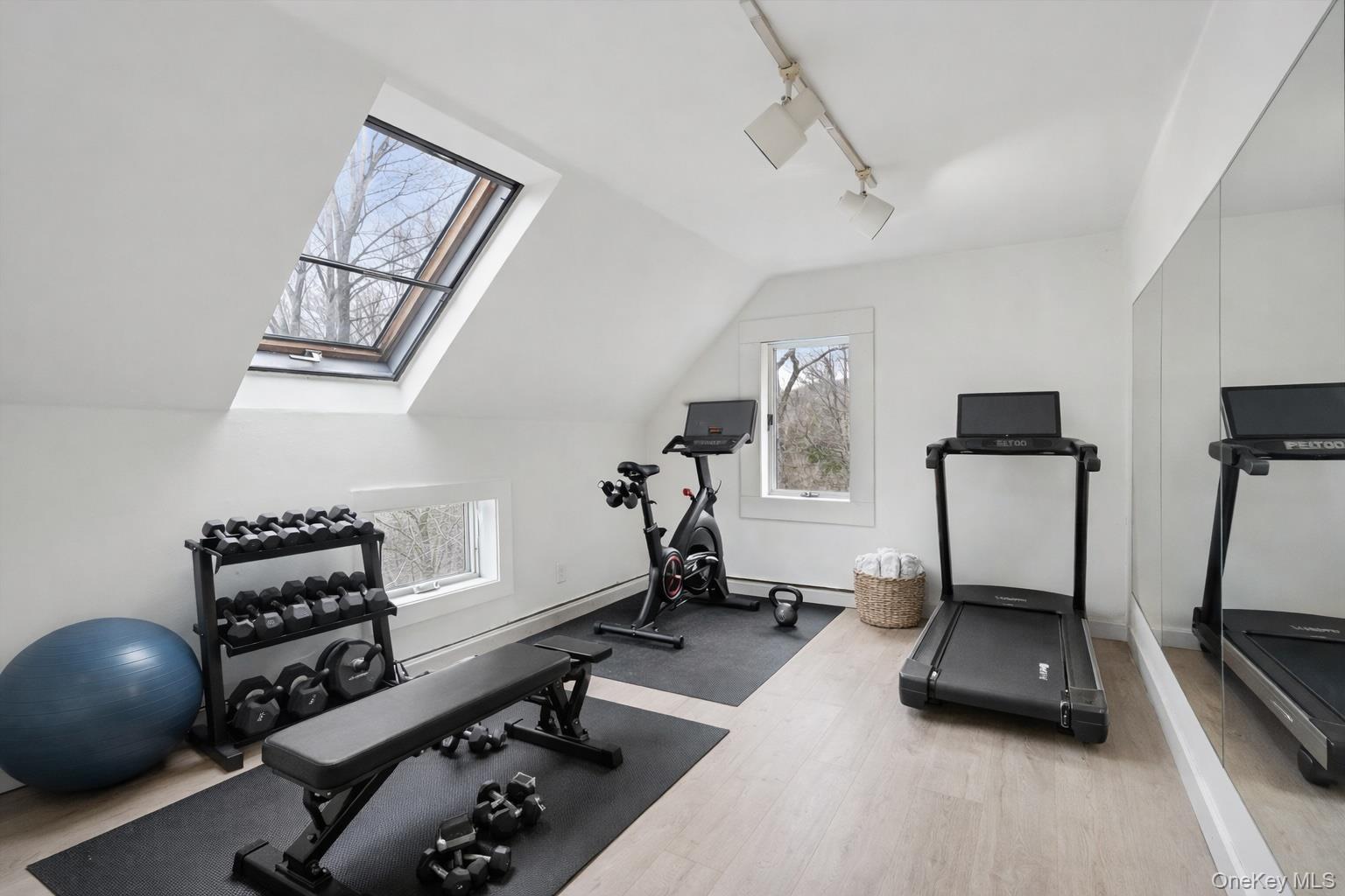 Single Family Juengstville  Westchester County, NY 10519, MLS-960175-33