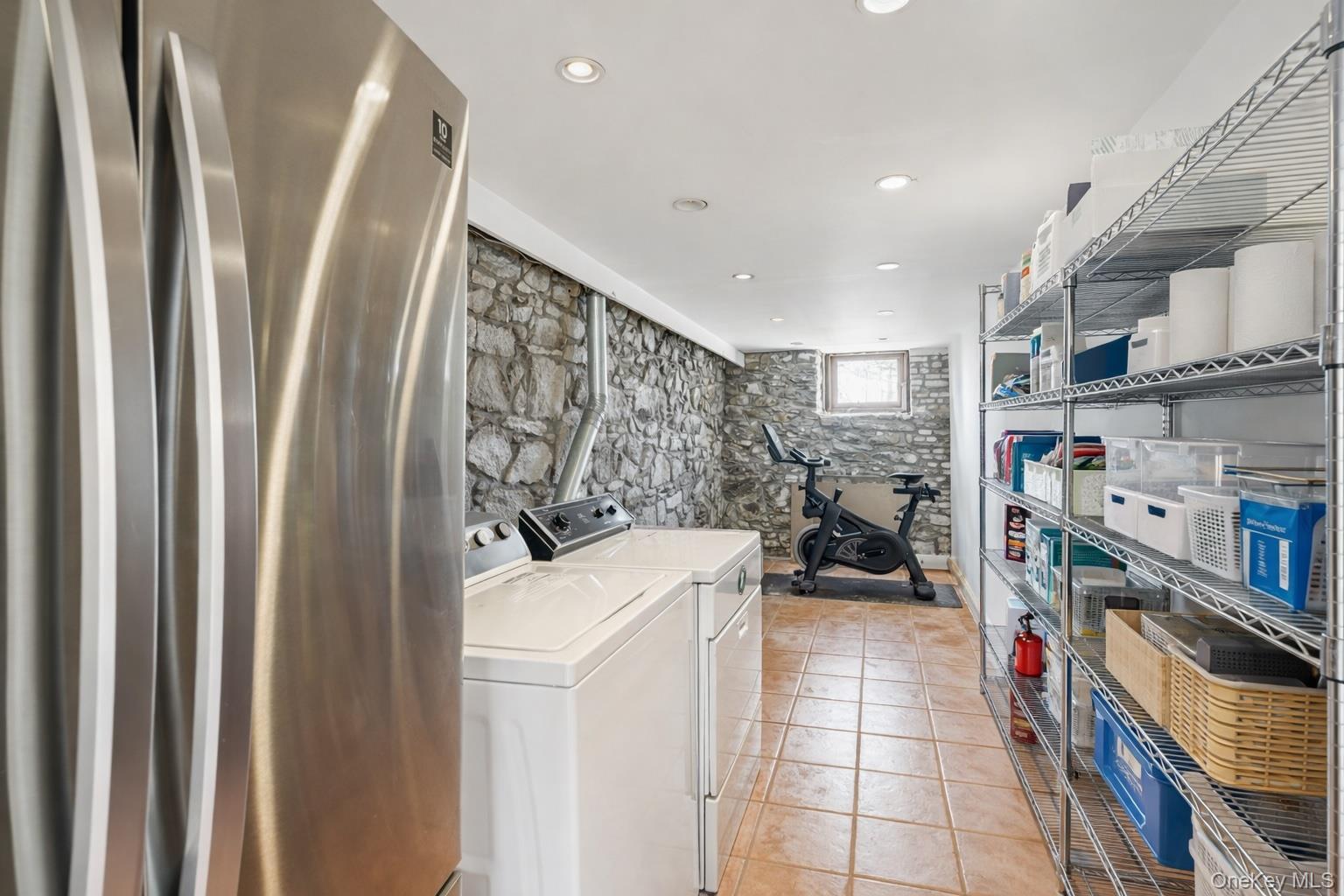 Single Family Juengstville  Westchester County, NY 10519, MLS-960175-35