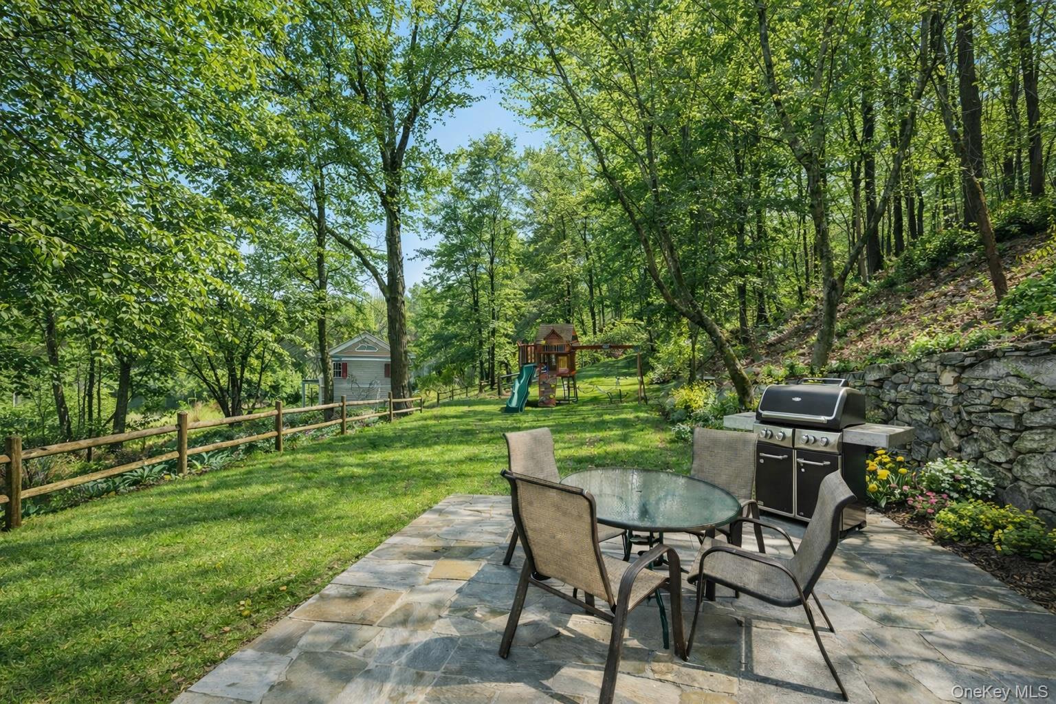 Single Family Juengstville  Westchester County, NY 10519, MLS-960175-36