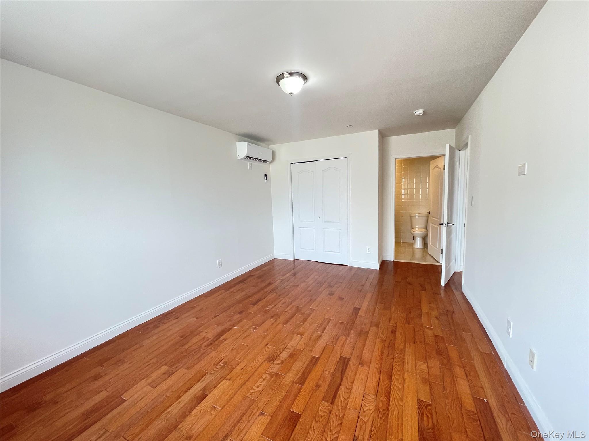 Condo Queens  Queens, NY 11377, MLS-960196-11