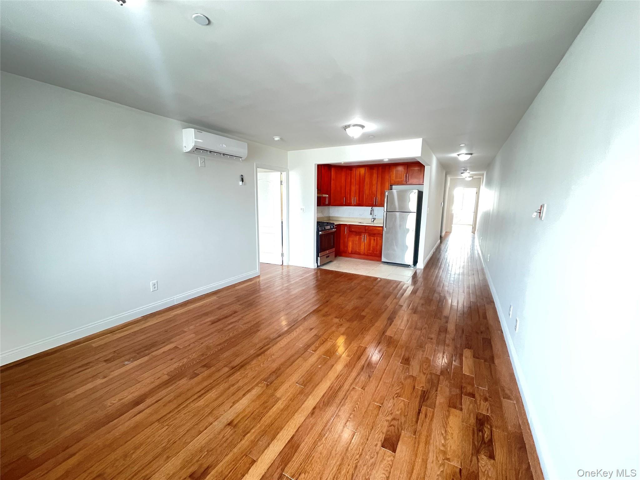 Condo Queens  Queens, NY 11377, MLS-960196-8